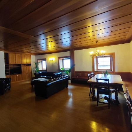 פיה Grosse Wohnung Mit Garagenparkplatz מראה חיצוני תמונה