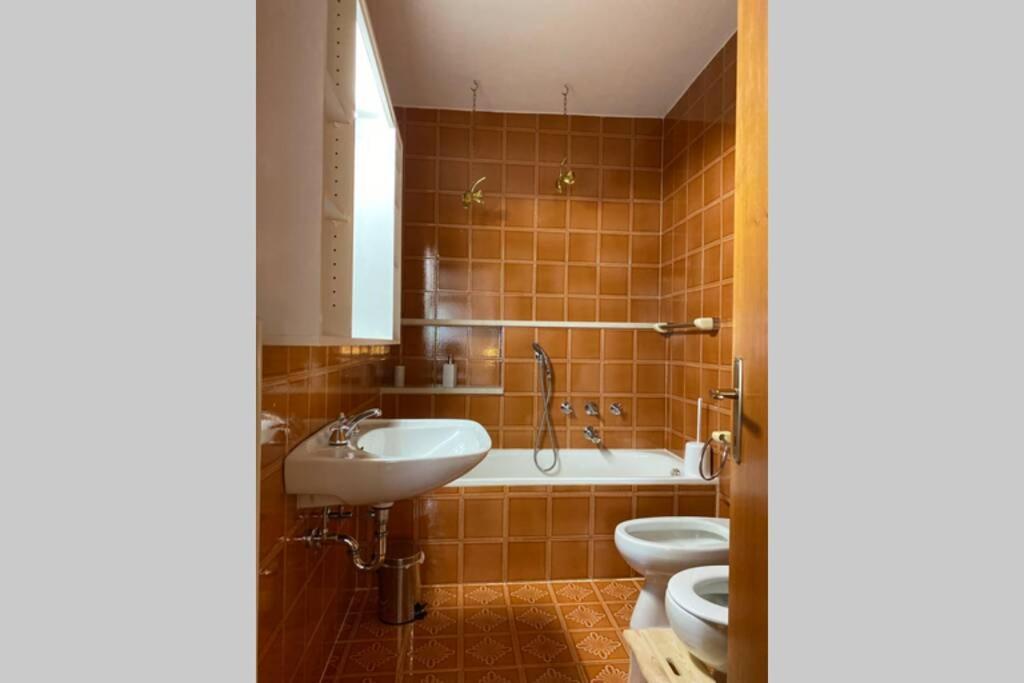 פיה Grosse Wohnung Mit Garagenparkplatz מראה חיצוני תמונה