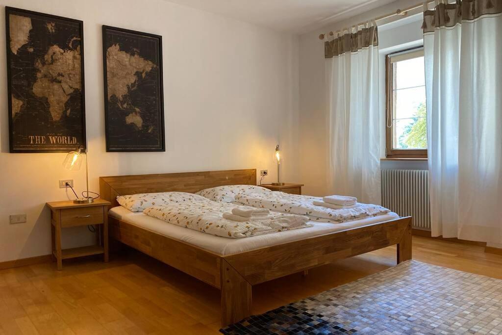 פיה Grosse Wohnung Mit Garagenparkplatz מראה חיצוני תמונה