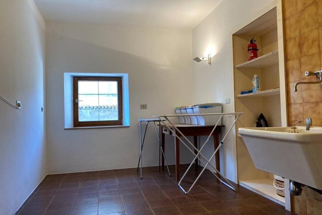 פיה Grosse Wohnung Mit Garagenparkplatz מראה חיצוני תמונה