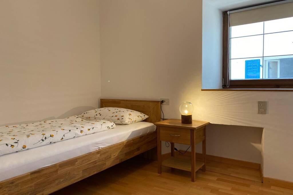 פיה Grosse Wohnung Mit Garagenparkplatz מראה חיצוני תמונה
