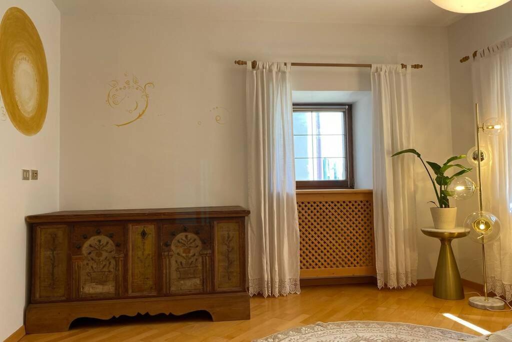 פיה Grosse Wohnung Mit Garagenparkplatz מראה חיצוני תמונה
